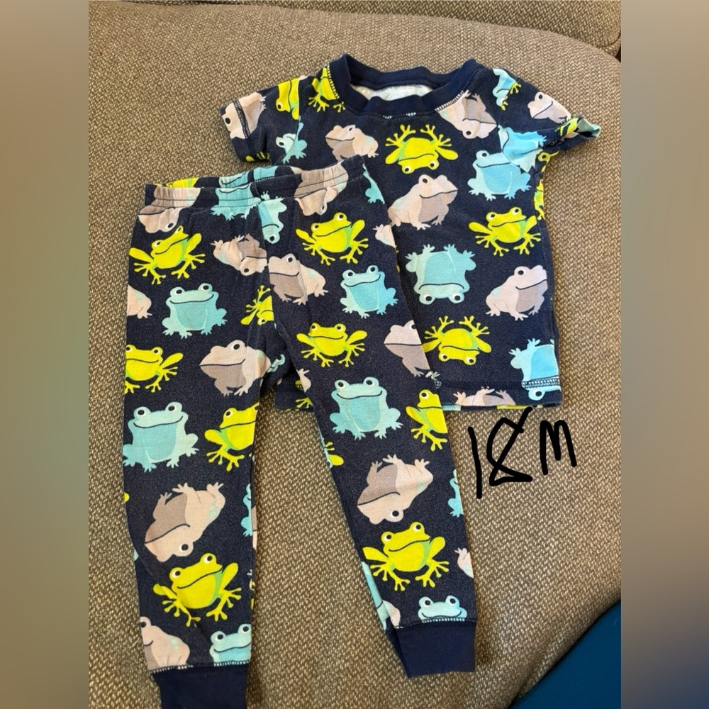 Kids Frog Print Pajama Set